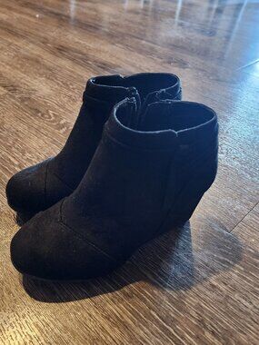 Y-Not Suede Ankle Boots